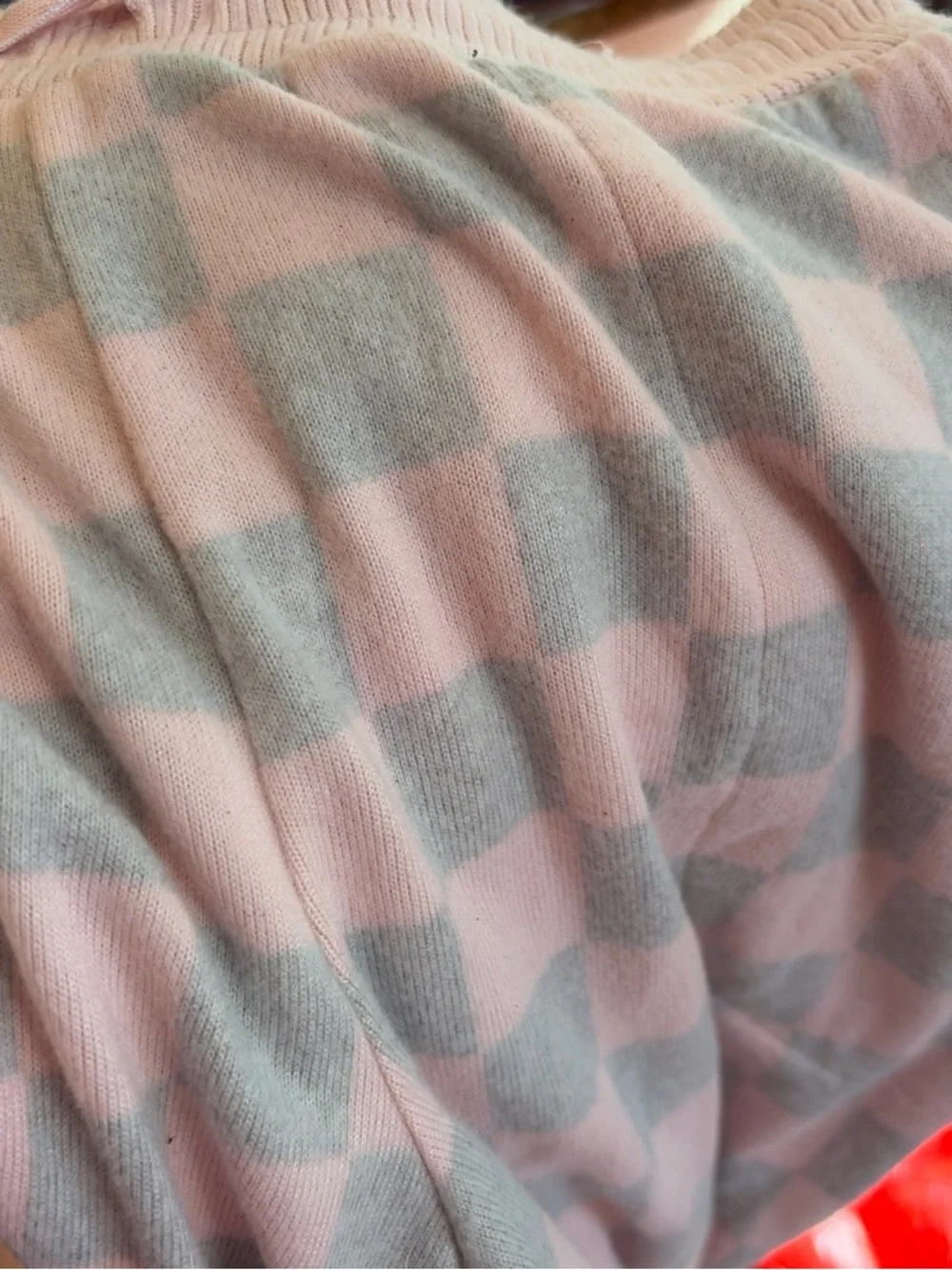 Cuddl Duds Pink and Gray Checkered Cozy Pajama Set - Picture 6 of 6